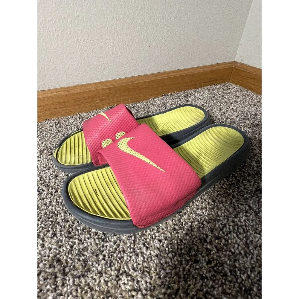 NIKE KAWA SLIDES Fire Pink